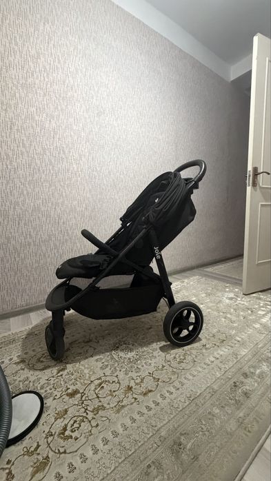Коляска Joie для детей до 3-4 возрастов