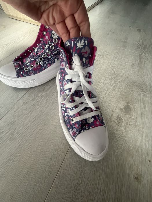 Сникърси Converse