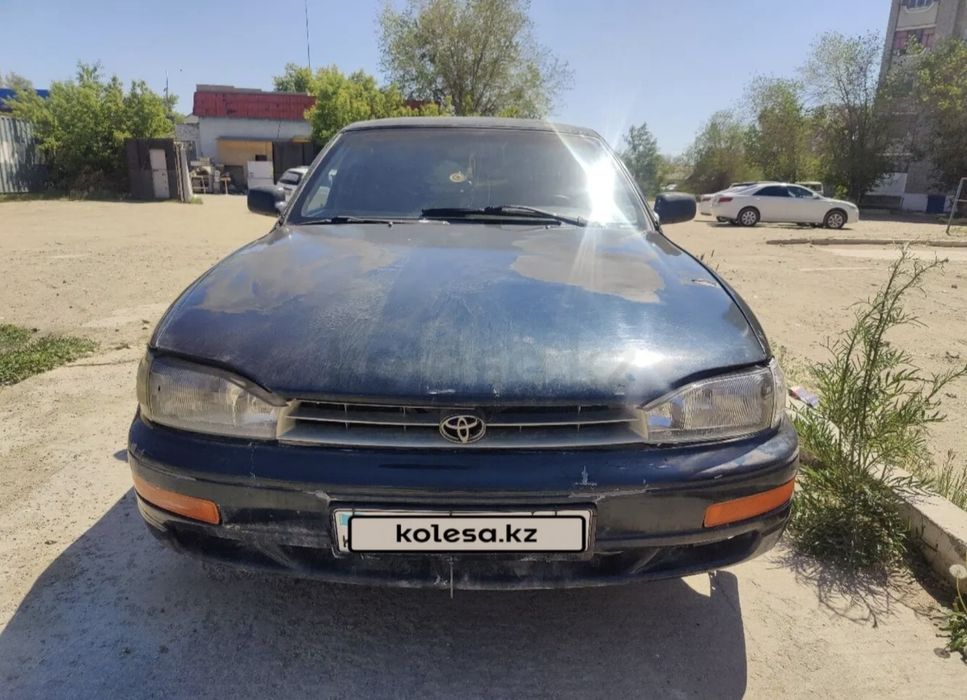 Продам машину toyota camry