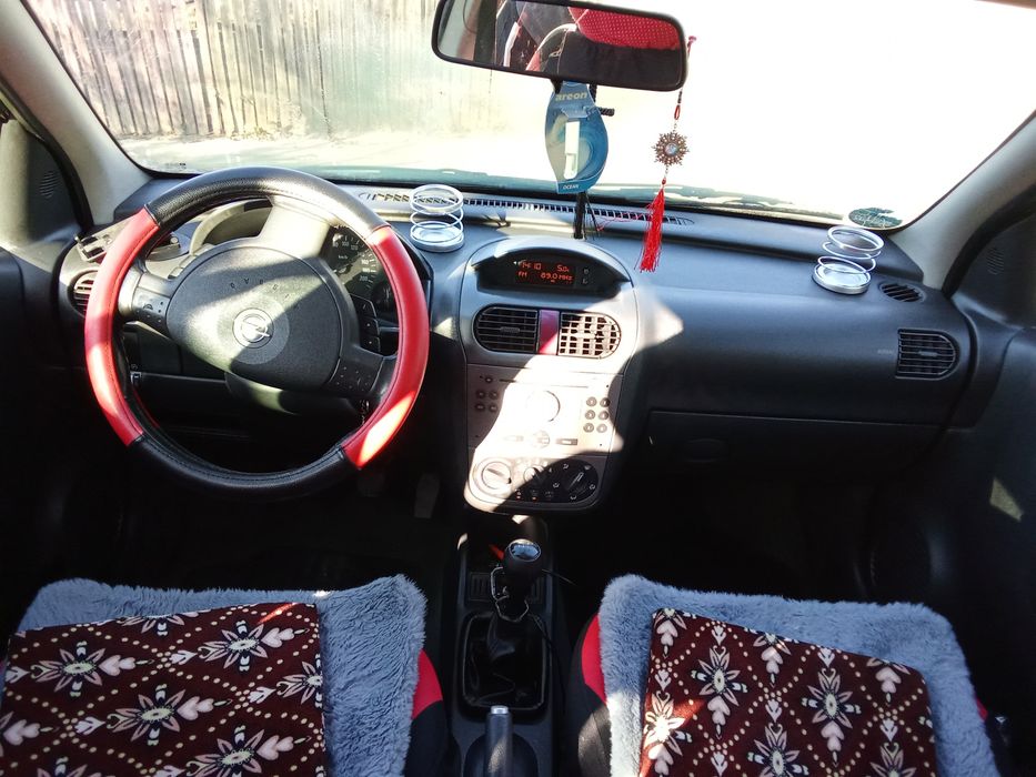 Vând Opel corsa mai multe detalii la telefon