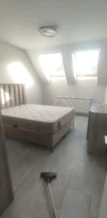 Почистване на прозорци, стъклопакети и общи части на входове и коопера