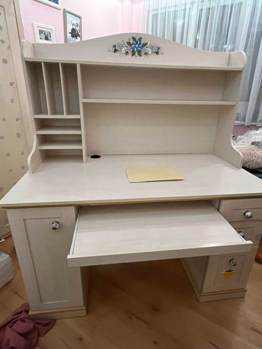 Пълно обзавеждане на детска стая за момиче