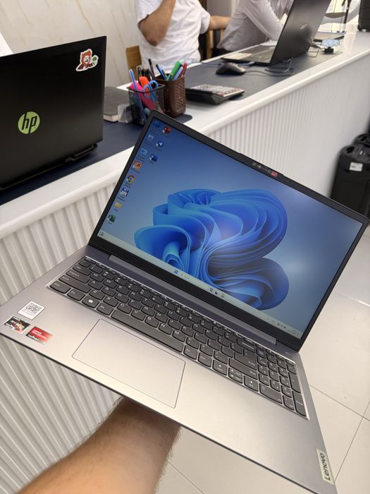 Lenova Ryzen 5 7520U DDR5 16/512Gb