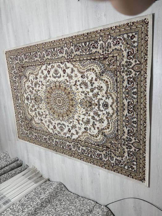 Ковер 150×250 см, в отличном состоянии