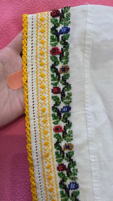 Poale tradiționale cusute manual