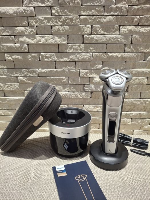 Електрическа самобръсначка PHILIPS i9000 Pestige XP9204/30, в гаранция