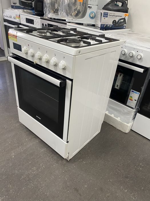 Свободностояща комбинирана готварска печка газ/  ток GORENJE 60 см.
