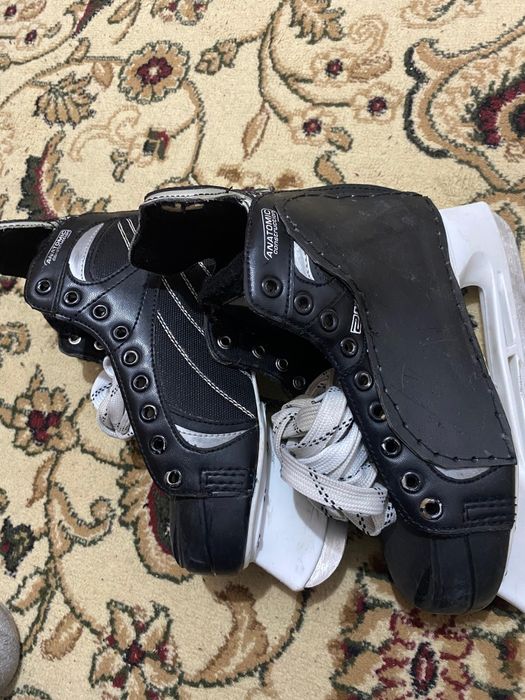 Коньки хоккейные