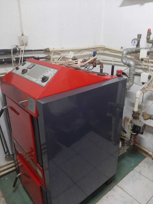 Centrală pe lemne ATMOS 24 kW Gazeificare – Folosită doar 1 sezon + Accesorii