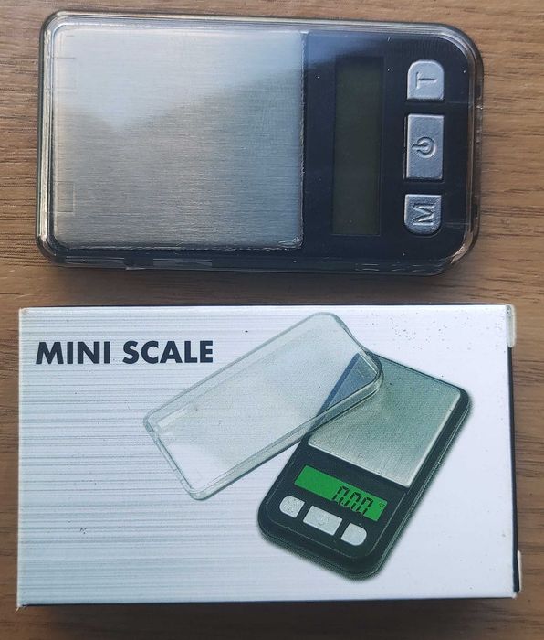 Малка везна до 500грама с точност 0.01 грам
