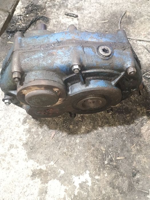 Vând reductor bun pentru troliu