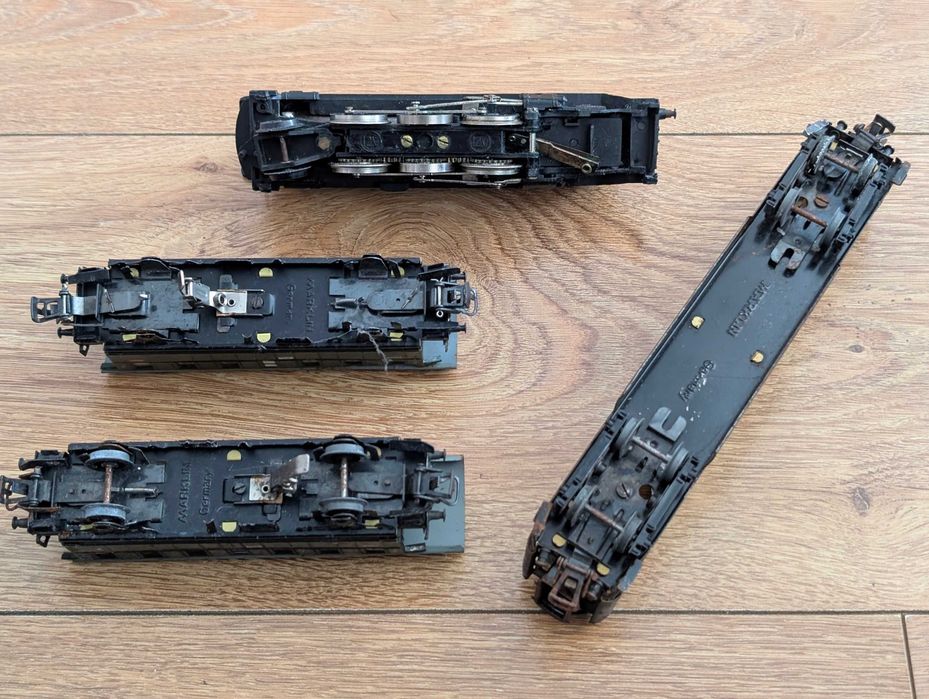 Vand Maklin si Jouef, 150