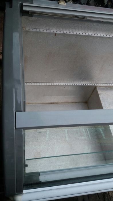 Хладилна витрина