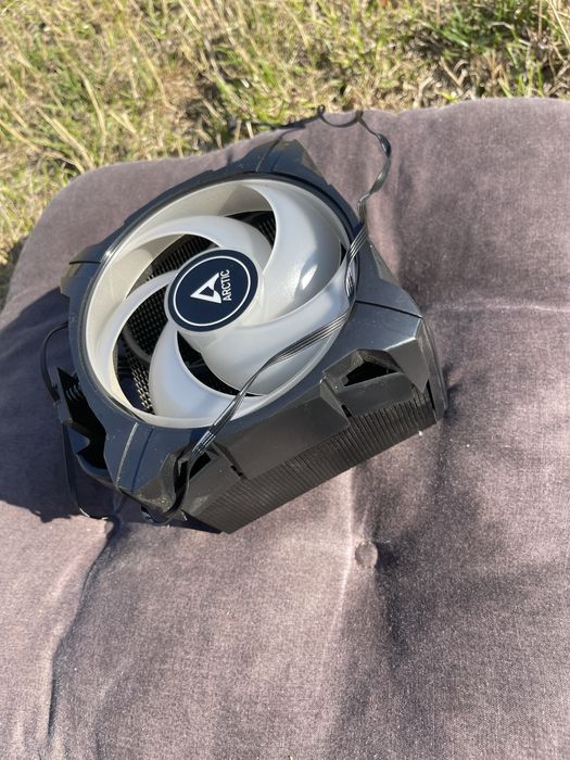 Arctic Freezer 34 eSports – мощно и тихо охлаждане за процесор