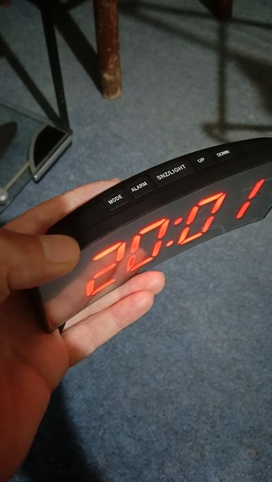 LED часовник....