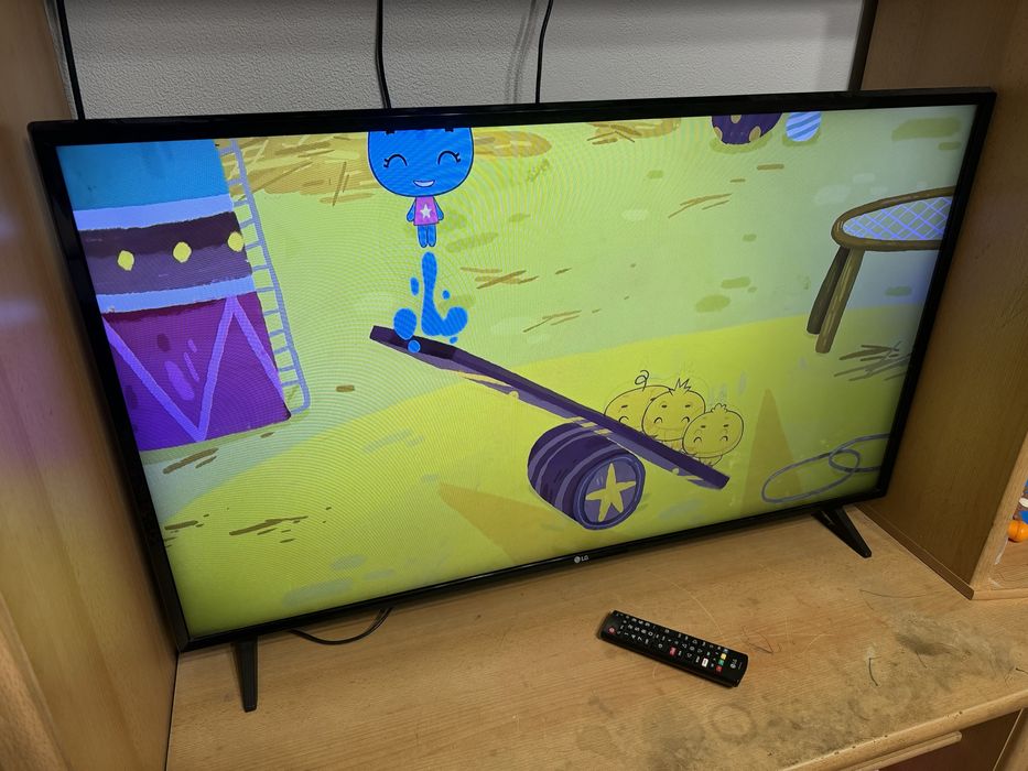 Срочно продам телевизор LG 43LM5700PLA