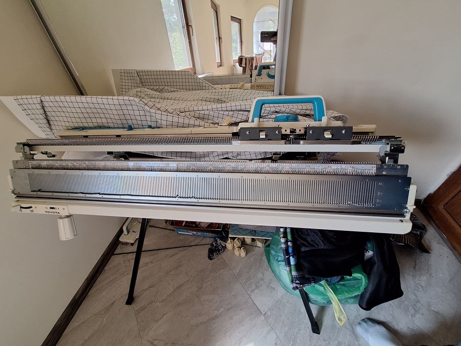 Mașină de tricotat