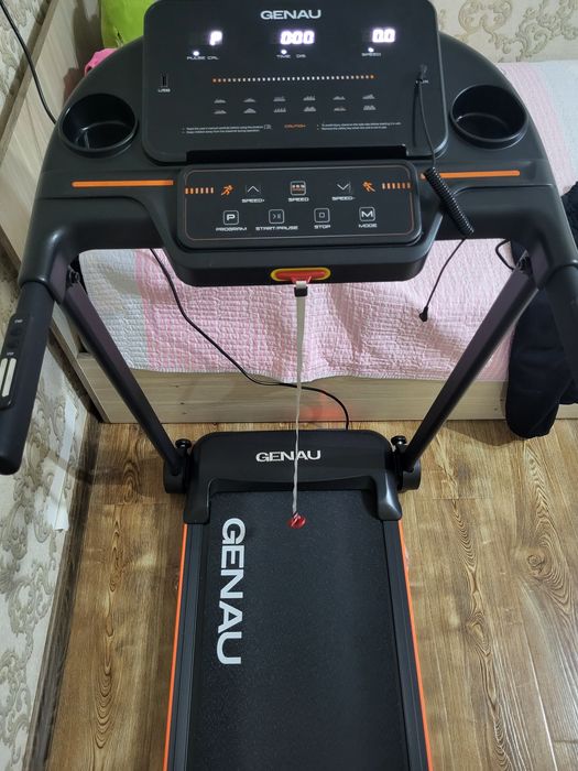 Беговая дорожка фирмы GENAU