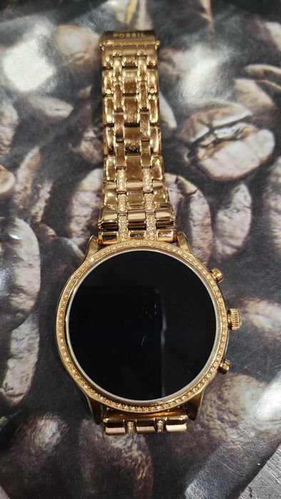 Самски смарт часовник Fossil