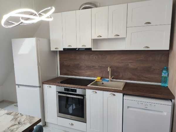 Дава се под наем Тристаен апартамент в Пловдив, Център - 70 кв.м за 250 € - Снимка #2