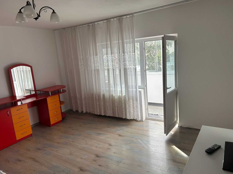 Inchiriez  Garsoniera