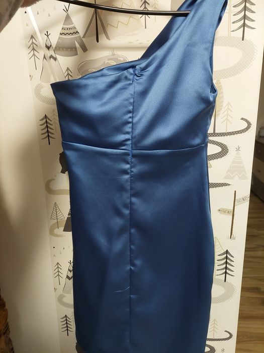 Rochie de satin elegantă