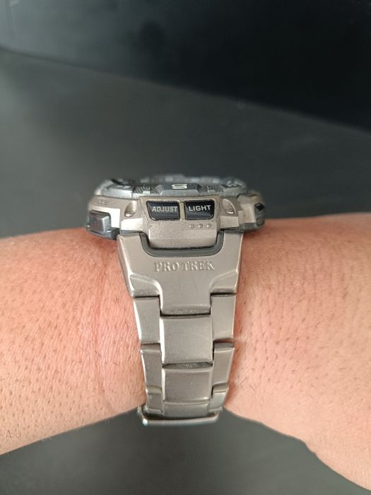 Часовник Casio Pro Trek PRG-240T