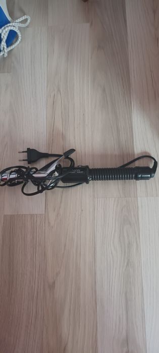 Маша за коса Revlon.Запазена.Цена-10 евро.