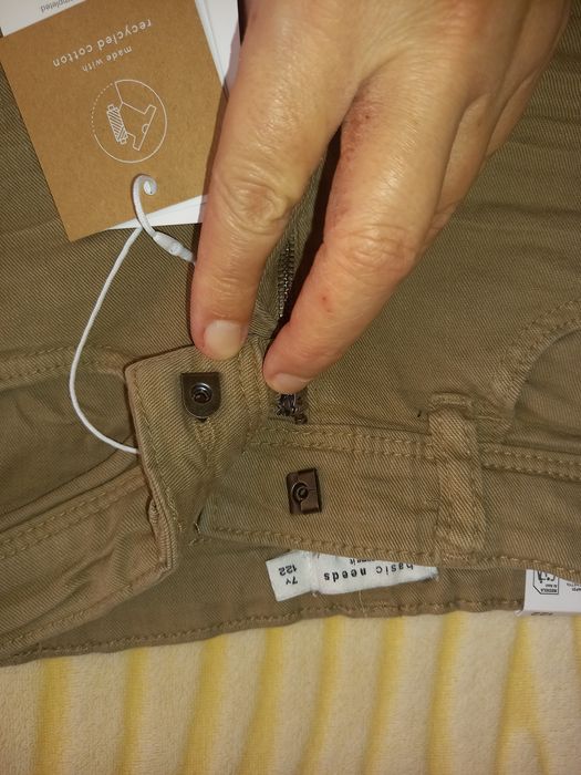 Чисто нови дънки Next размер 122 - цена 60лв. За двата чифта.