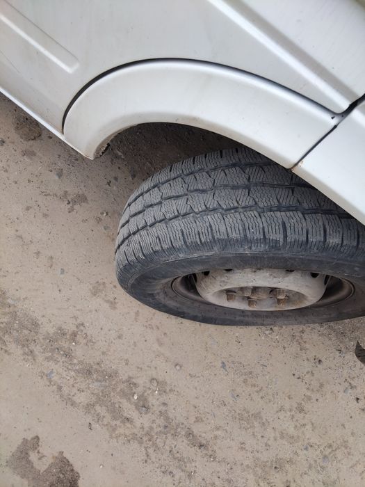 Vand woltvagen lt din anul 2002 an stare buna de funcționare toate act