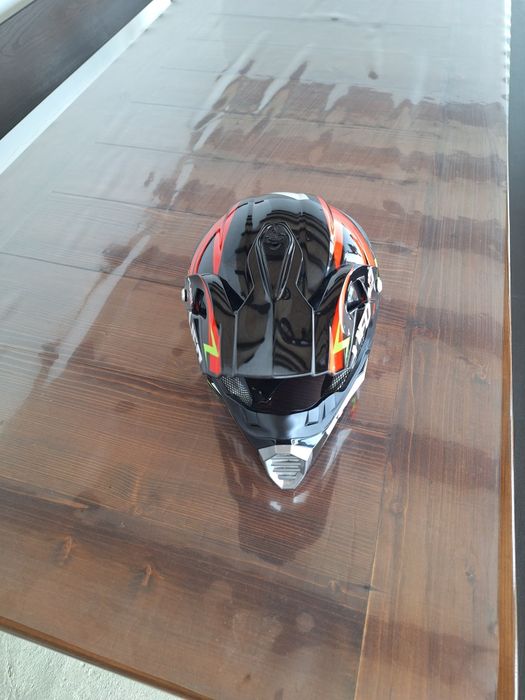 Vînd cască atv ,cros  !