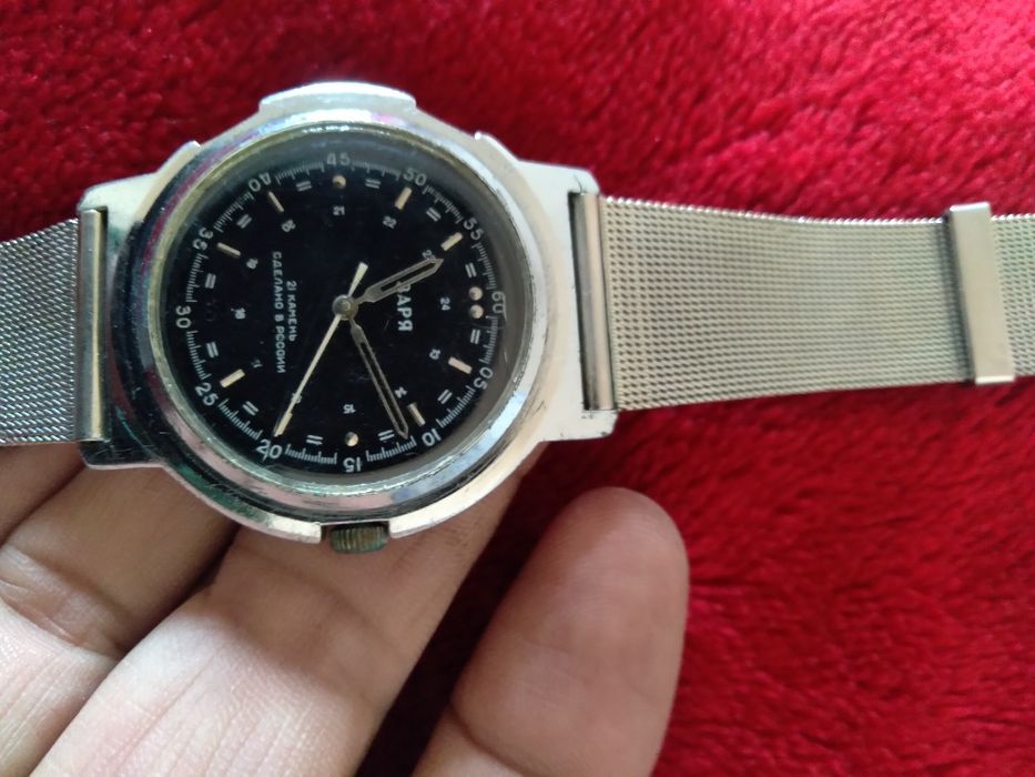 Соат сотилади заря