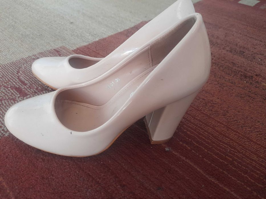Vand pantofi marimea 36