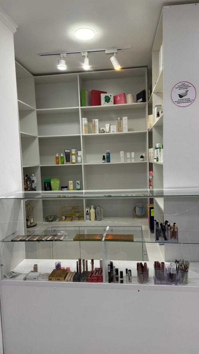 стилаж полки витрина