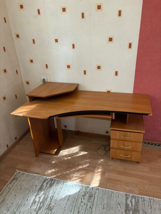 Компьютерный стол