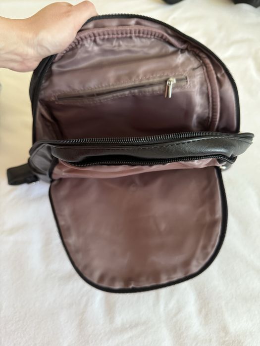 Дамска кожена раница