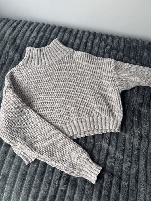 Къс пуловер за студените дни