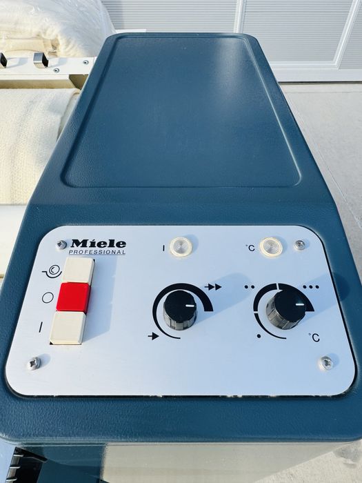 Гладачна машина Каландър MIELE/МИЕЛЕ 250см. Колани. ТОП!