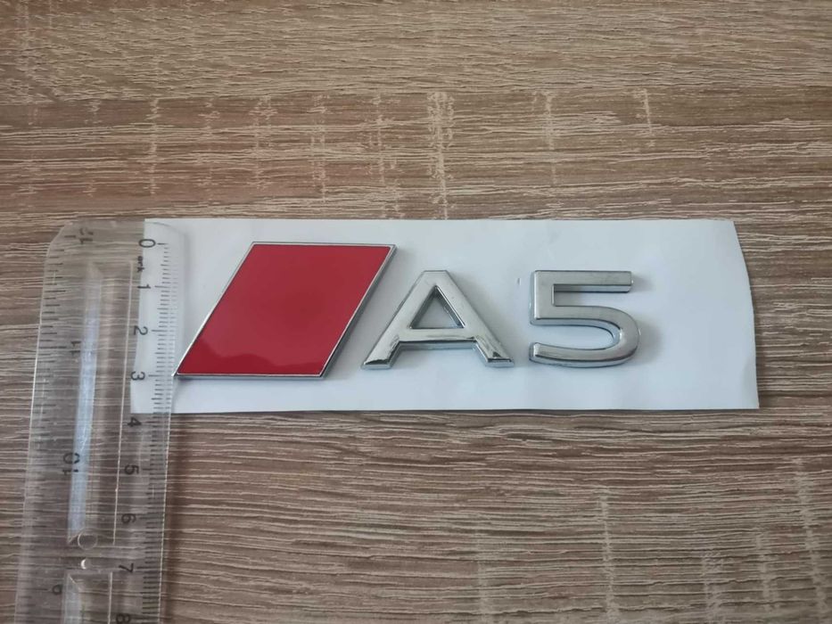 сребриста емблема Audi A5 нов стил