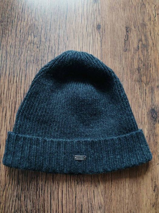 hugo boss - страхотна зимна шапка