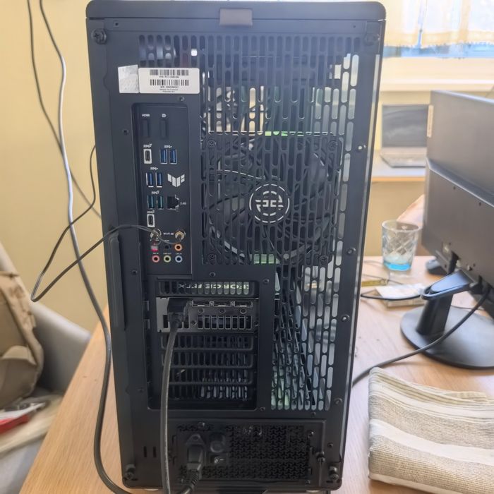 Нов десктоп  i7-14700K 64 GB RAM 16GB VRAM RTX GeForce 2TB SSD