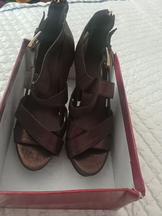 Продам обувь,  новая!