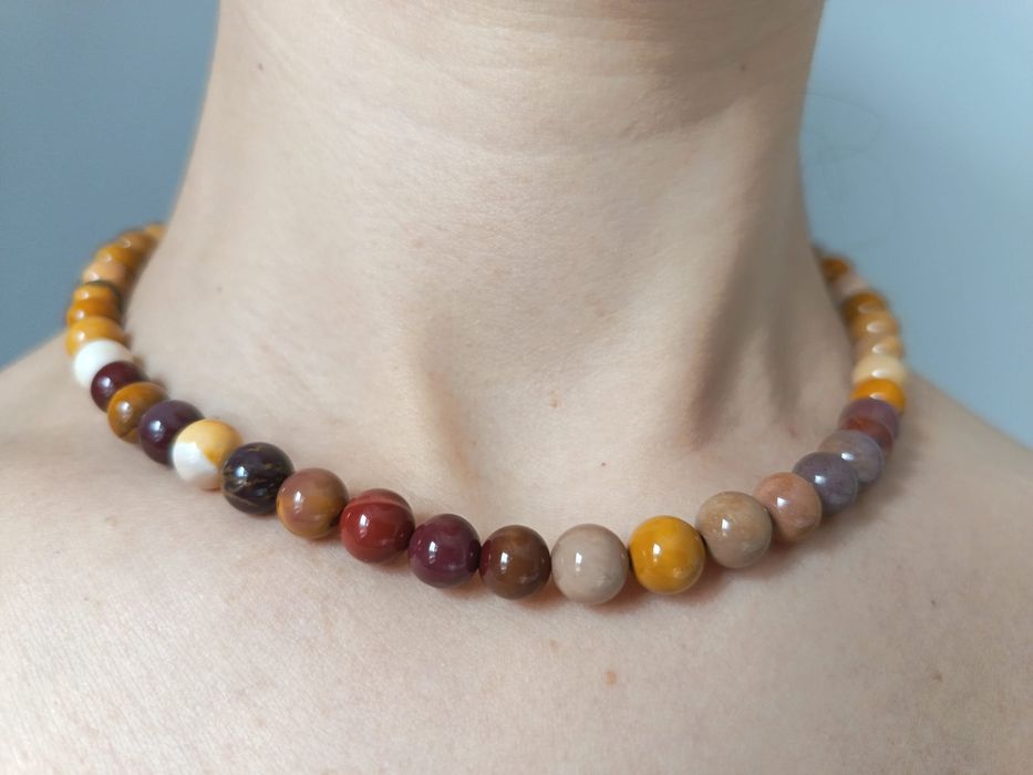 Colier/ lanț/ margele din pietre de mocait