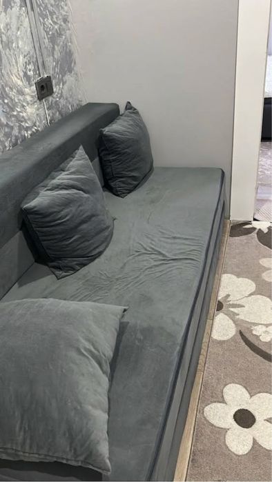 Продам бескаркасный диван