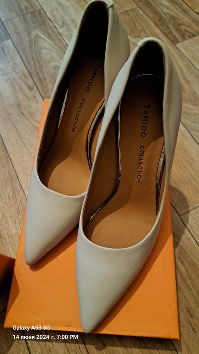 Туфли на продаж в хорошем качестве