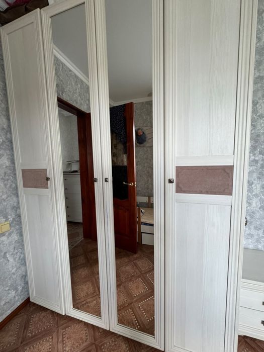 Продам спальный гарнитур