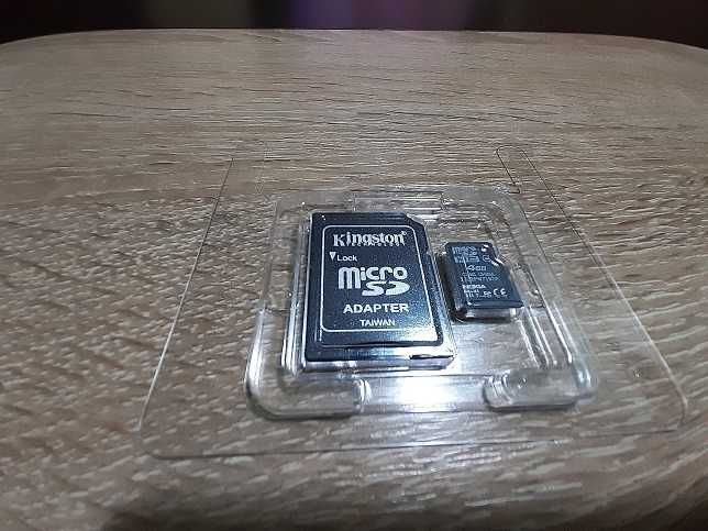 Card 4 gb + adaptor