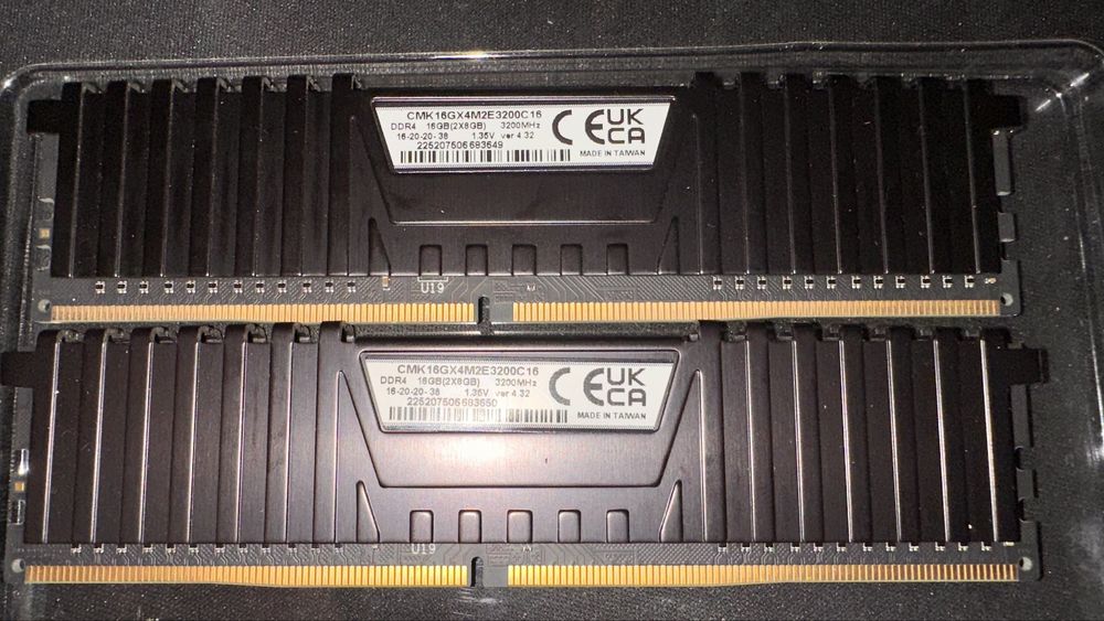 Ram ddr4 16GB 2 x 8 Corsair  Vengeance LPX 3200MHZ