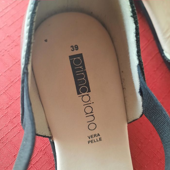 Sandaleta din piele