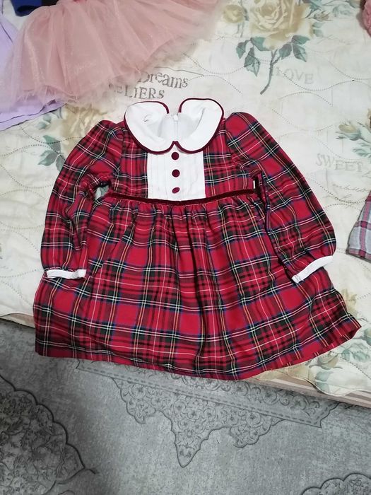 Продавам детски дрехи